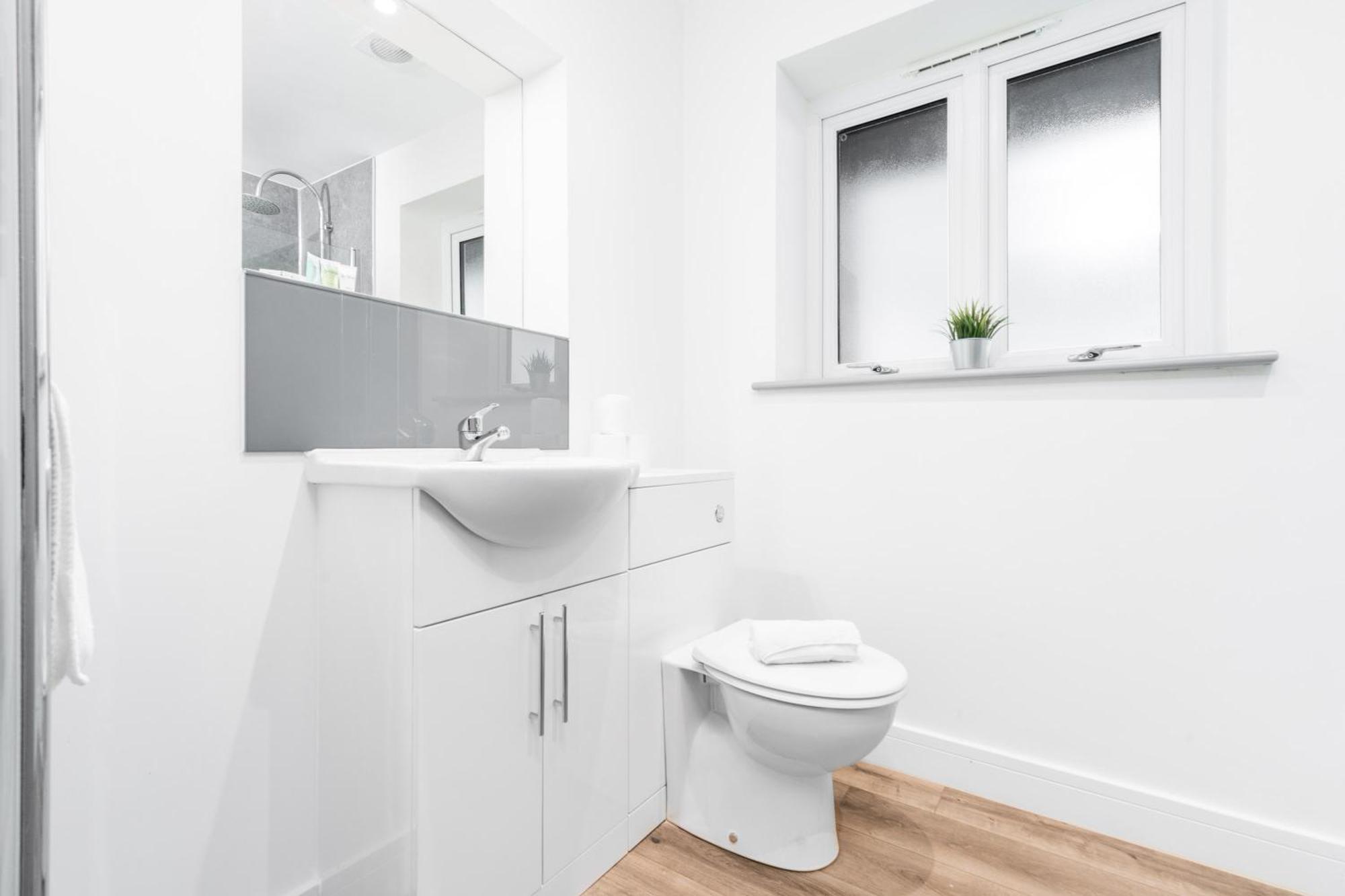 Stylish 2 Bedroom Apartment - Balcony - Secure Parking - Top Rated - 5Mc Birmingham Kültér fotó