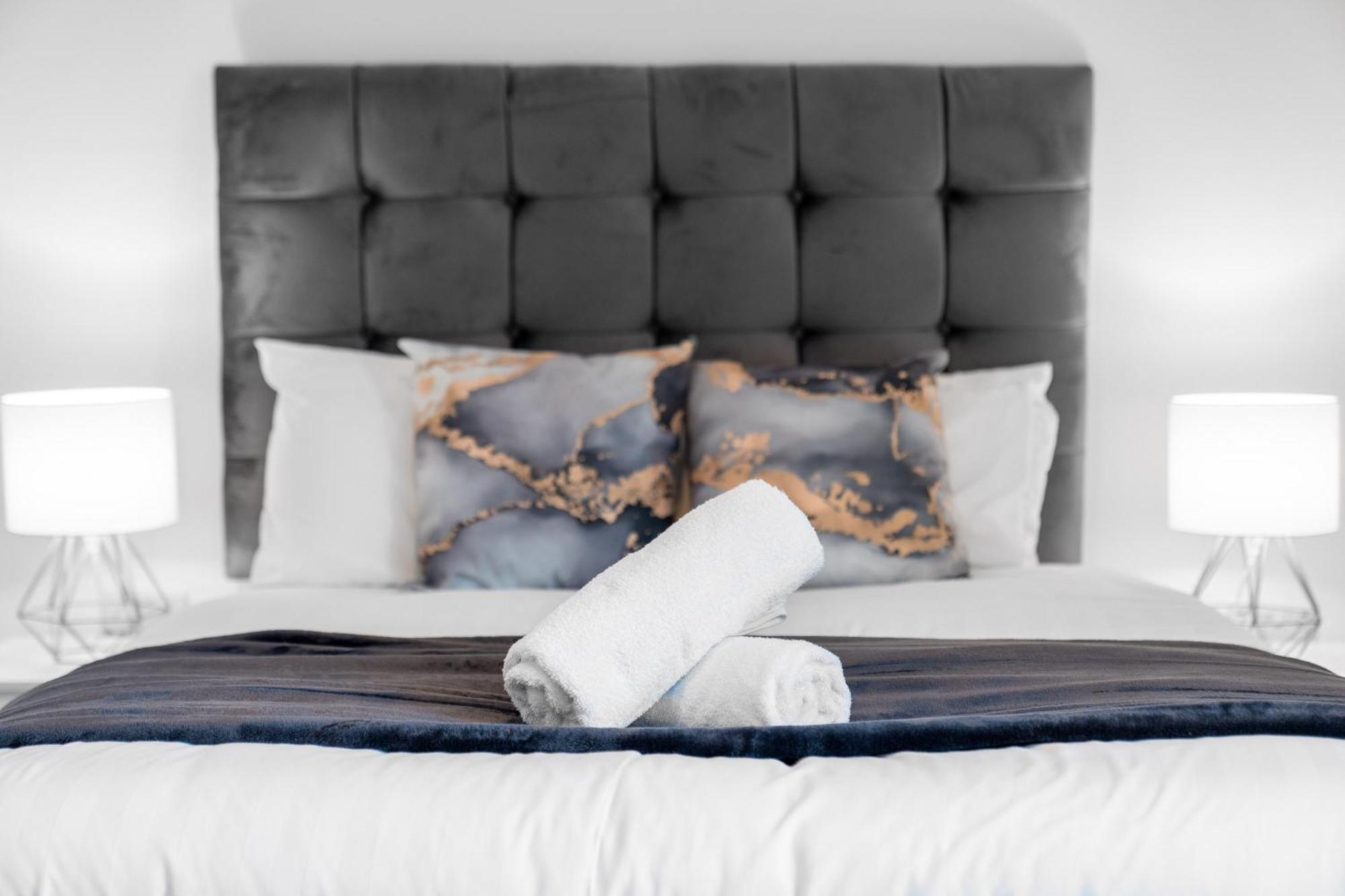 Stylish 2 Bedroom Apartment - Balcony - Secure Parking - Top Rated - 5Mc Birmingham Kültér fotó