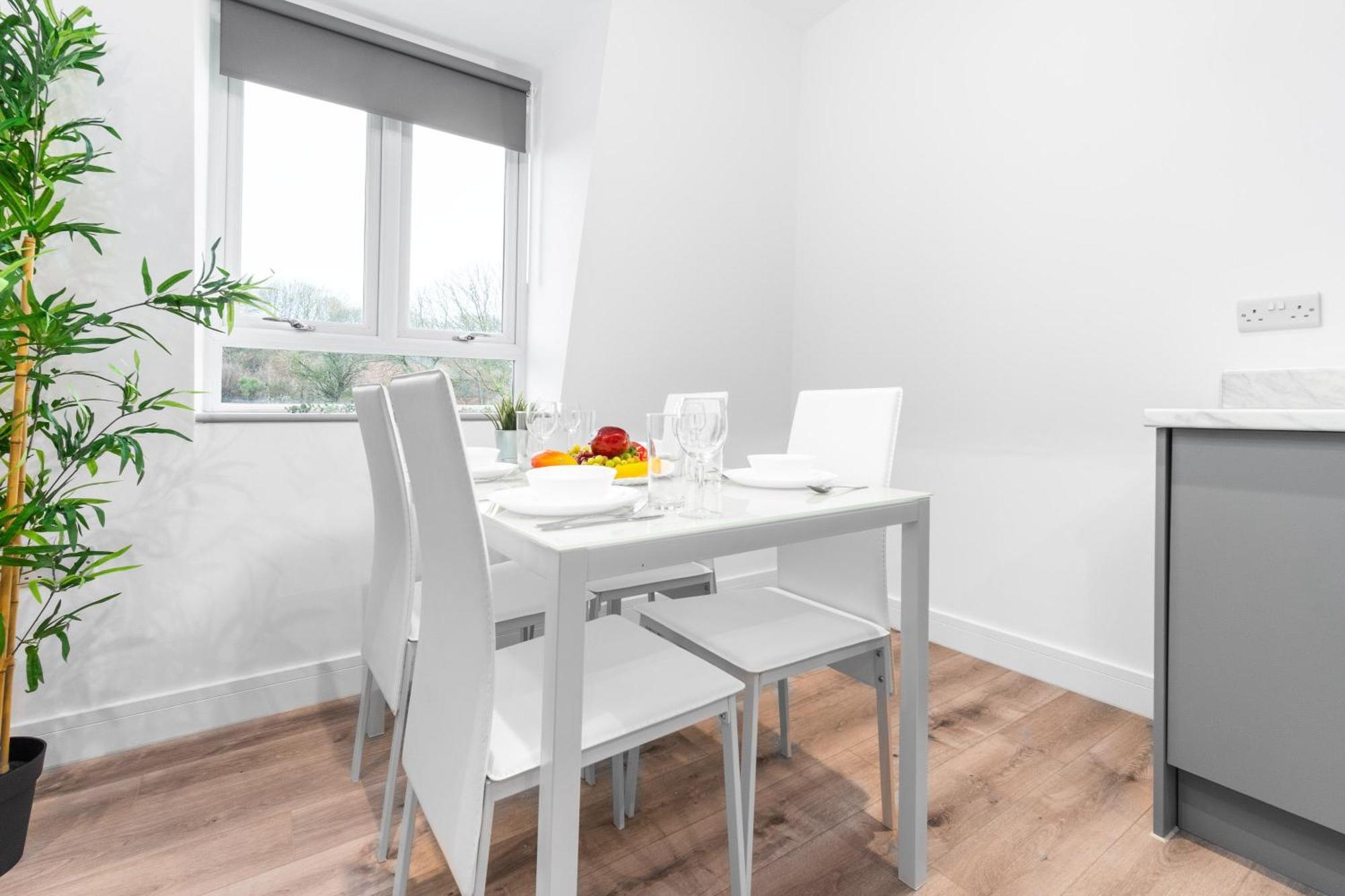 Stylish 2 Bedroom Apartment - Balcony - Secure Parking - Top Rated - 5Mc Birmingham Kültér fotó